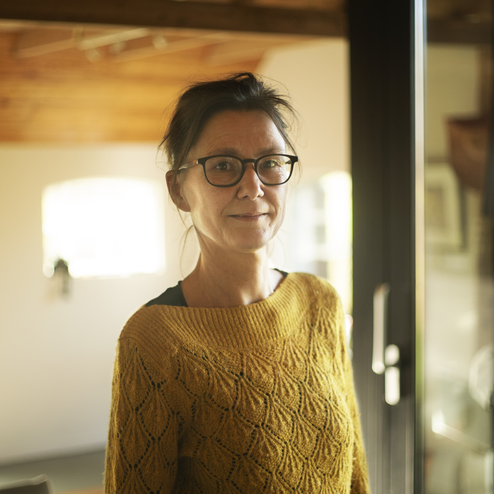 Portretfoto van Annemieke die haar ervaringsverhaal vertelt over niet aangeboren hersenletsel