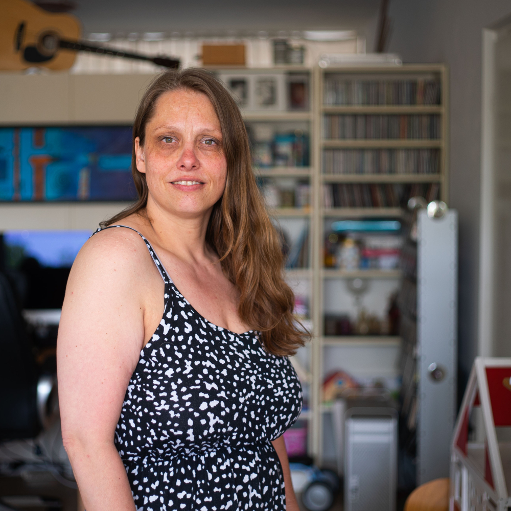 Portretfoto van Ilse die haar ervaringsverhaal vertelt over onveilige hechting