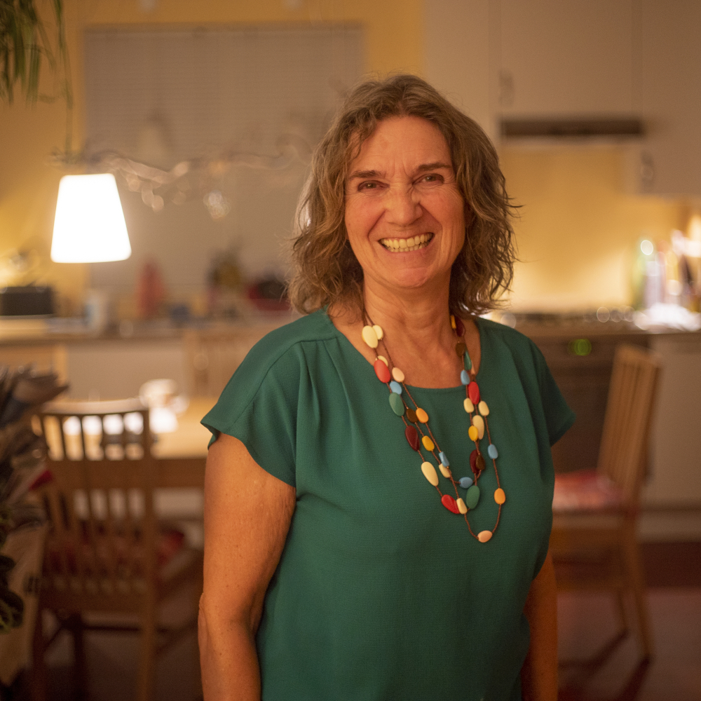 Portretfoto van Marion die haar ervaringsverhaal vertelt over loskomen van een religieuze gemeenschap